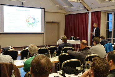 Biologischen Therapieansätzen widmete sich der Vortrag von Dr. med. Wolfgang Willauschus