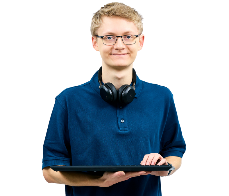 Junger Mann mit Laptop