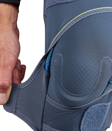 Push Sports Kniebandage Details beim Anziehen