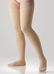 Die Therapie mit flachgestrickten Kompressionsstrümpfen ist bei einem Lipödem sehr wichtig. Hier abgebildet: Schenkelstrümpfe der Marke Lastofa Extra. Stützstrümpfe für Frauen
