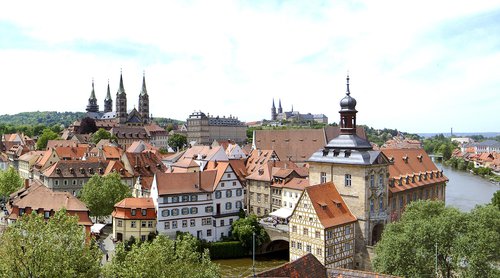 Bamberg, im Bild die historische Altstadt, ist Firmensitz und Veranstaltungsort des Interdisziplinären Lymphsymposiums.