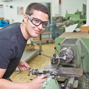 Pascal wollte schon immer einen handwerklichen Beruf lernen – bei Ofa Bamberg setzt er das in die Tat um.