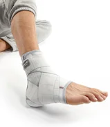 Auch die Push ortho Knöchelorthese Aequi greift das Tape-Prinzip auf.