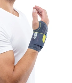 Push Sports Handgelenkbandage an der Hand