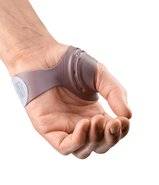 A special thumb splint can help to reduce stress on the joint and to stabilise it.