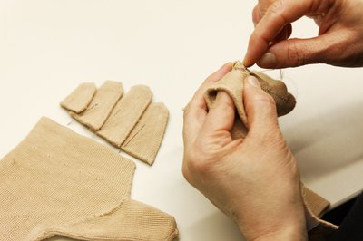 Handarbeit wird bei Ofa groß geschrieben. Handarbeit wird bei Ofa groß geschrieben.