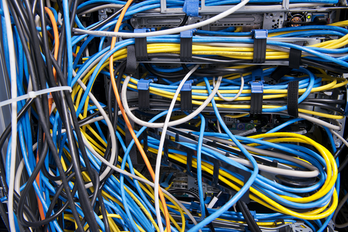 Wer sich für Hard- und Software interessiert, kann als Fachinformatiker/-in Systemintegration sein Hobby zum Beruf machen. Wer sich für Hard- und Software interessiert, kann als Fachinformatiker/-in Systemintegration sein Hobby zum Beruf machen.